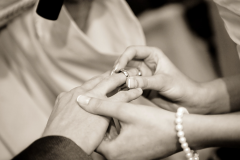 bland-and-white-wedding-photos-captured